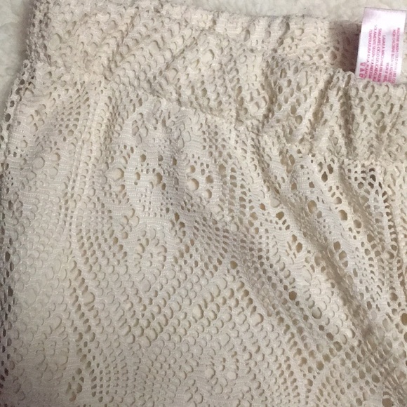 No boundaries lace pants with shorts - Picture 4 of 7